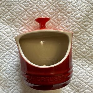 Le Creuset salt cave